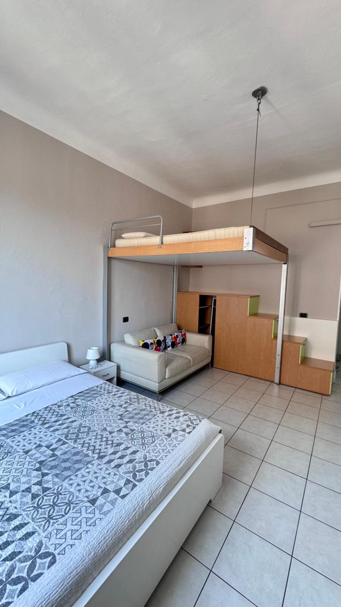 Sawasdee 37 Daire Monza Dış mekan fotoğraf