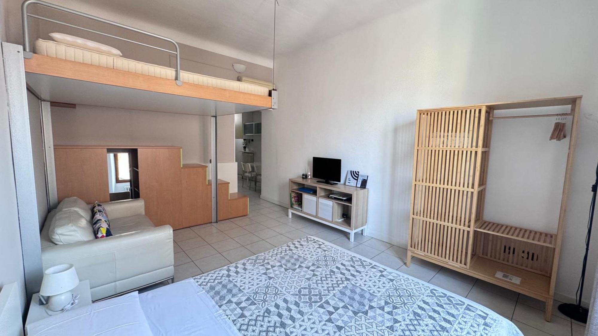 Sawasdee 37 Daire Monza Dış mekan fotoğraf
